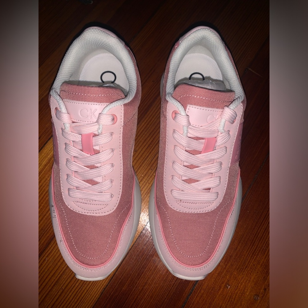 Calvin Klein Pippy Womens Lace-Up Faux Leather Casual And Fashion Sneakers